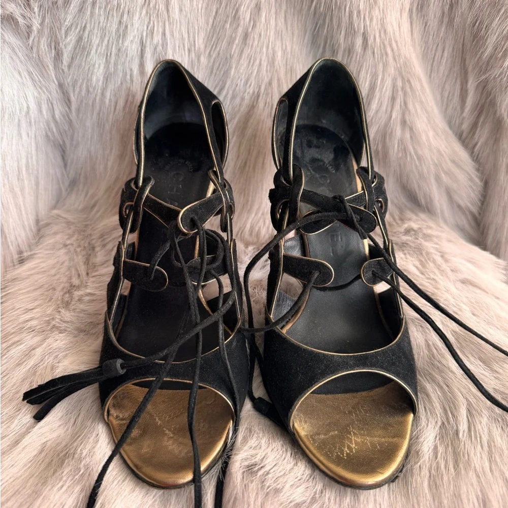 Vintage Chanel Heels - Picture 4 of 5